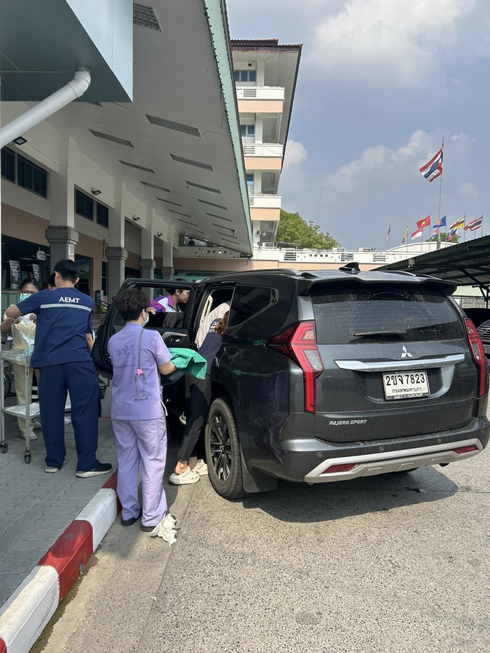 คลอดลูกบนรถ คลอดลูกบนรถ