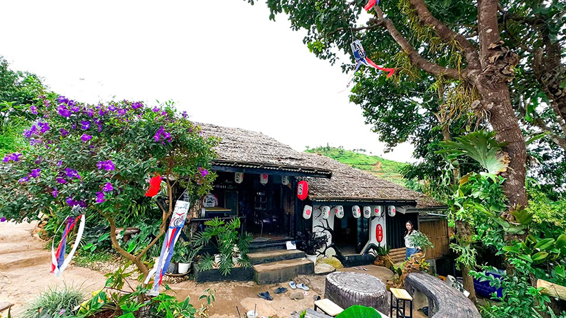 ที่เที่ยวภูเรือ โรงเตี๊ยมผาไม้ดำ ที่เที่ยวภูเรือ