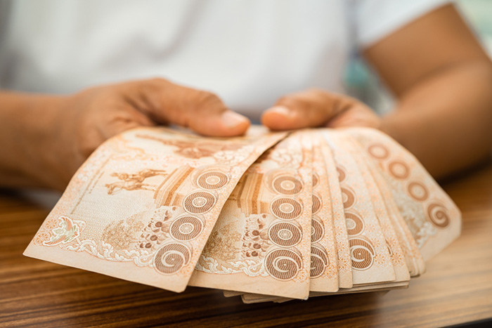 ครม ไฟเขียว แจกเงินคนแก่ 10000 บาท ครม ไฟเขียว แจกเงินคนแก่ 10000 บาท