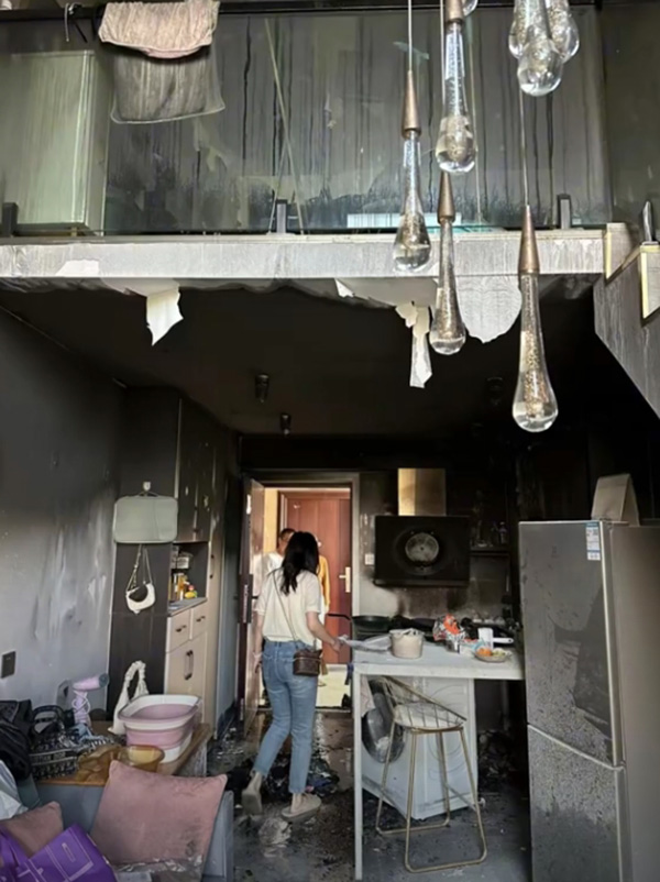 ไฟไหม้บ้าน ไฟไหม้บ้าน