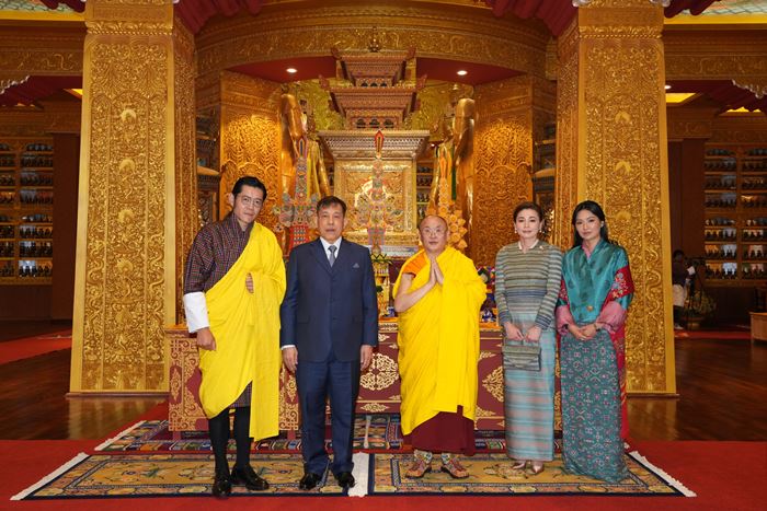 ในหลวง พระราชินี ทรงปฏิบัติพระราชกรณียกิจ เสด็จฯ เยือนภูฏาน ในหลวง พระราชินี ทรงปฏิบัติพระราชกรณียกิจ เสด็จฯ เยือนภูฏาน