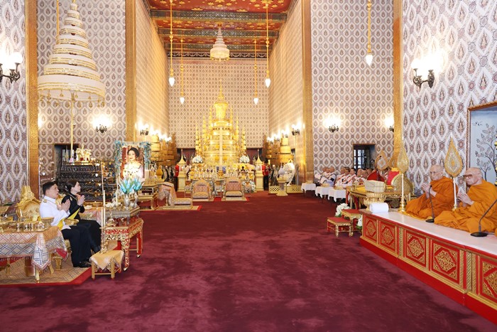 ในหลวง ทรงพระราชปฏิสันถารกับ กรมสมเด็จพระเทพฯ และทูลกระหม่อมหญิง ภาพแห่งสายใยในราชวงศ์ ในหลวง ทรงพระราชปฏิสันถารกับ กรมสมเด็จพระเทพฯ และทูลกระหม่อมหญิง ภาพแห่งสายใยในราชวงศ์