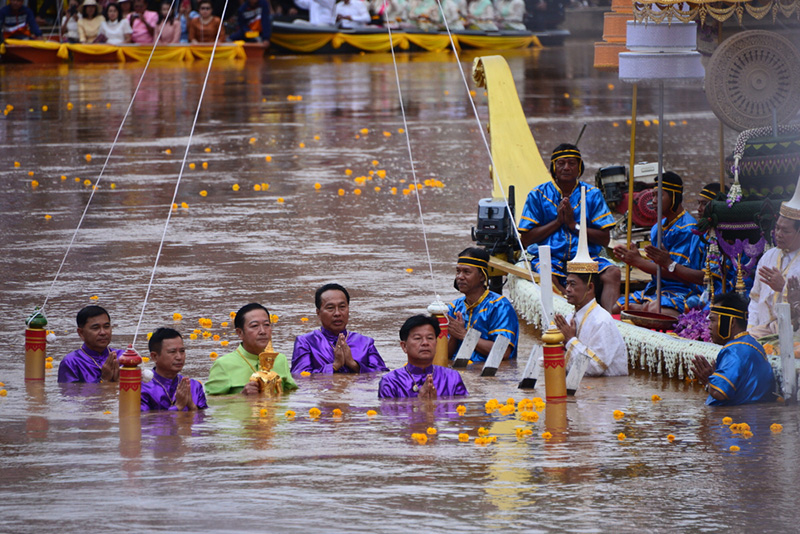 วัฒนธรรมประเพณีภาคเหนือ ประเพณีภาคเหนือ ประเพณีอุ้มพระดำน้ำ จ.เพชรบูรณ์