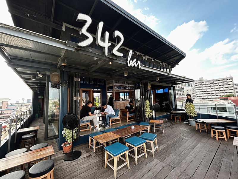 ร้านอาหารริมน้ำ ร้านอาหารริมน้ำ ร้าน 342 บาร์
