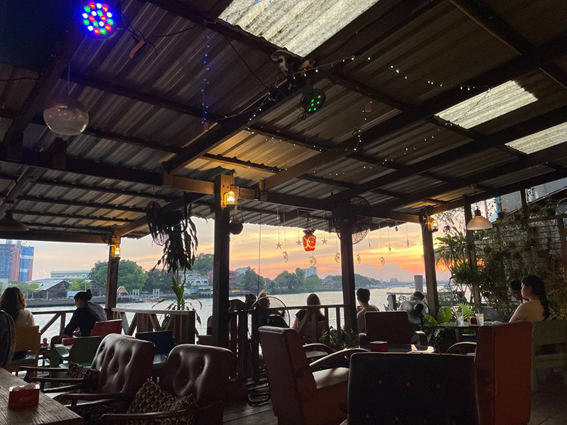 ร้านอาหารริมน้ำ ร้านอาหารริมน้ำ ร้าน Samsara Cafe & Meal