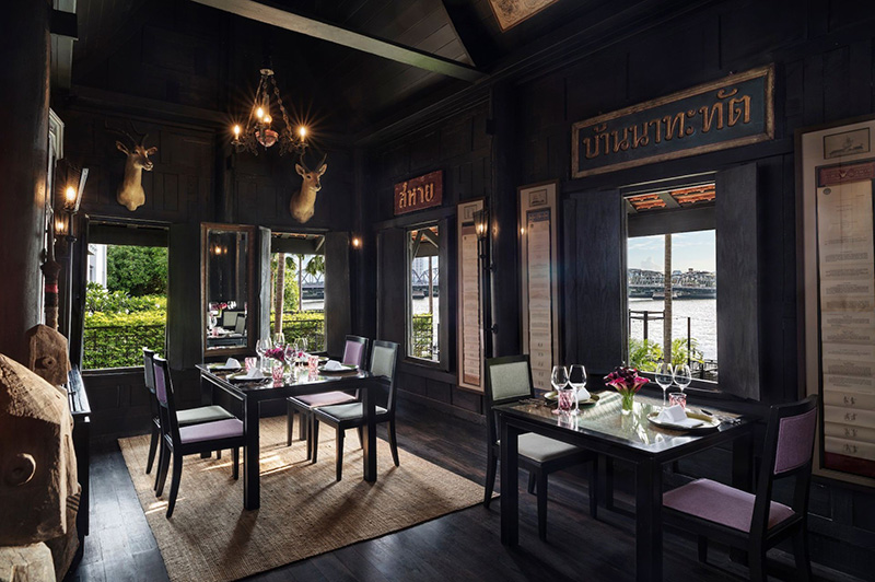 ร้านอาหารริมน้ำ ร้านอาหารริมน้ำ ร้าน Chon Thai Restaurant The Siam Hotel