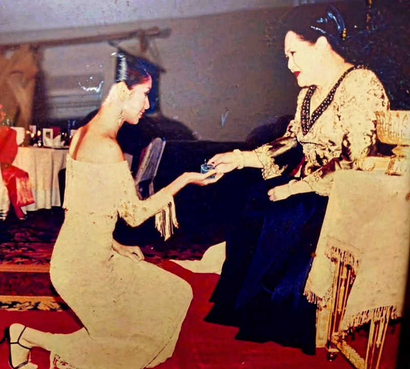 เบนซ์ พรชิตา โพสต์ภาพทรงคุณค่า เคยถวายงาน สมเด็จพระพันปีหลวง เบนซ์ พรชิตา โพสต์ภาพทรงคุณค่า เคยถวายงาน สมเด็จพระพันปีหลวง