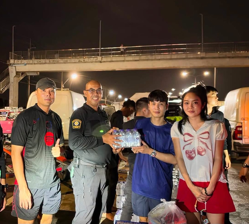 พีท แก้มบุ๋ม พีท แก้มบุ๋ม