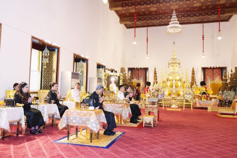 ในหลวง-พระราชินี ทรงบำเพ็ญพระราชกุศล สตมวาร (100 วัน) พระองค์ภาฯ ในหลวง-พระราชินี ทรงบำเพ็ญพระราชกุศล สตมวาร (100 วัน) พระองค์ภาฯ