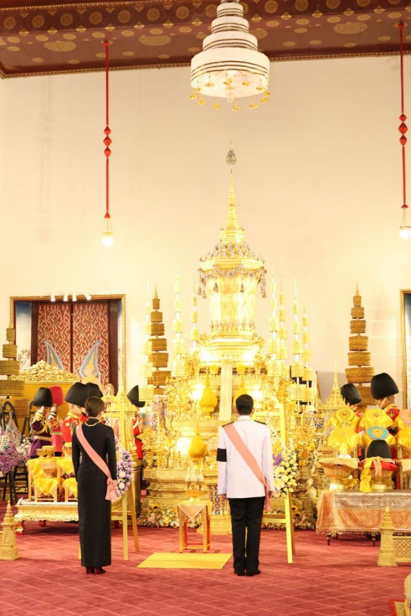 ในหลวง-พระราชินี ทรงบำเพ็ญพระราชกุศล สตมวาร (100 วัน) พระองค์ภาฯ ในหลวง-พระราชินี ทรงบำเพ็ญพระราชกุศล สตมวาร (100 วัน) พระองค์ภาฯ