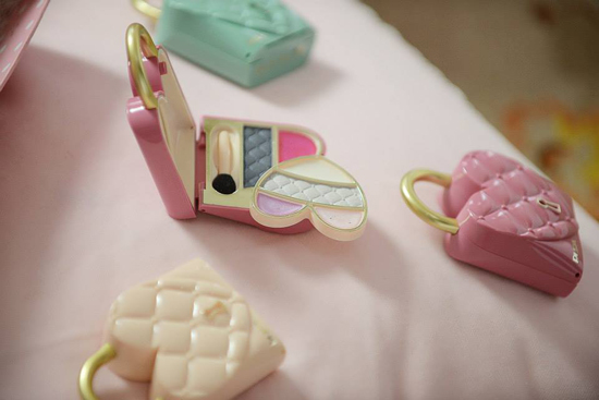 เครื่องสำอาง เครื่องสำอาง