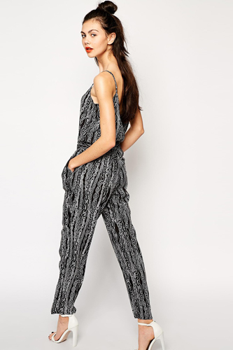 จั๊มสูทขายาว จั๊มสูทขายาว