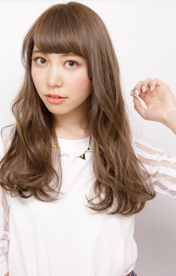 สีผมที่ทําให้หน้าขาว สีผมที่ทําให้หน้าขาว