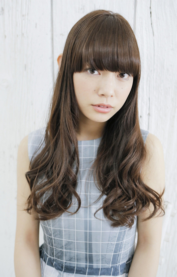 สีผมที่ทําให้หน้าขาว สีผมที่ทําให้หน้าขาว