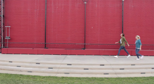 ผู้หญิงตัวสูง ผู้หญิงตัวสูง