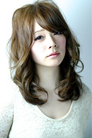 ทรงผมที่เหมาะกับคนมีโหนกแก้ม ทรงผมที่เหมาะกับคนมีโหนกแก้ม