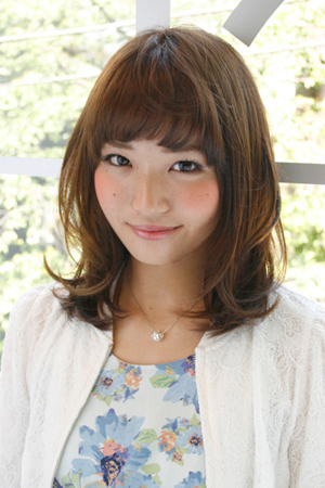 ทรงผมที่เหมาะกับคนมีโหนกแก้ม ทรงผมที่เหมาะกับคนมีโหนกแก้ม