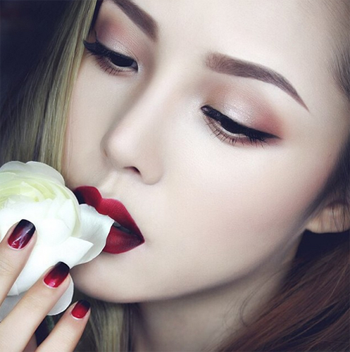 แต่งหน้ากับชุดกี่เพ้า แต่งหน้ากับชุดกี่เพ้า