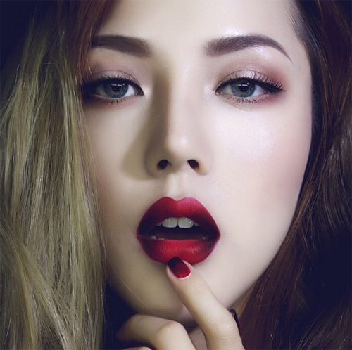 แต่งหน้ากับชุดกี่เพ้า แต่งหน้ากับชุดกี่เพ้า