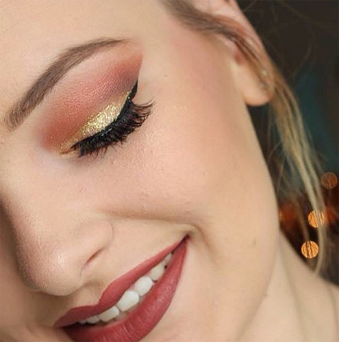 แต่งหน้ากับชุดกี่เพ้า แต่งหน้ากับชุดกี่เพ้า