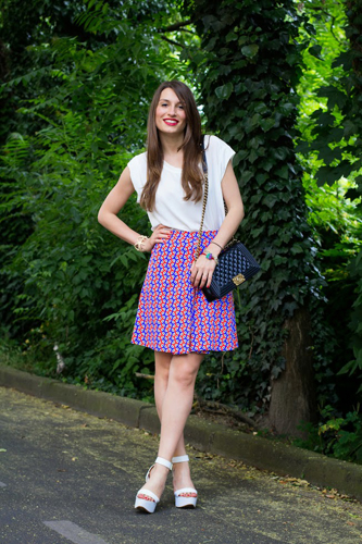 เสื้อยืดสีขาว เสื้อยืดสีขาว