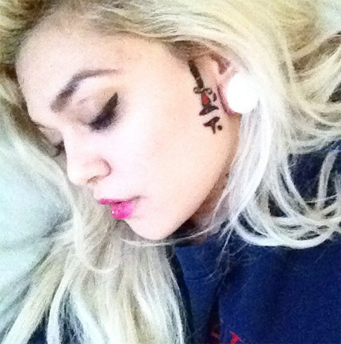 สาวสักหน้า สาวสักหน้า