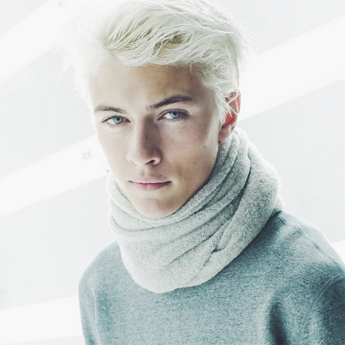 ลักกี้ บลู สมิธ ลักกี้ บลู สมิธ