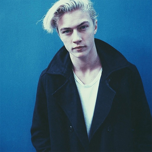 ลักกี้ บลู สมิธ ลักกี้ บลู สมิธ