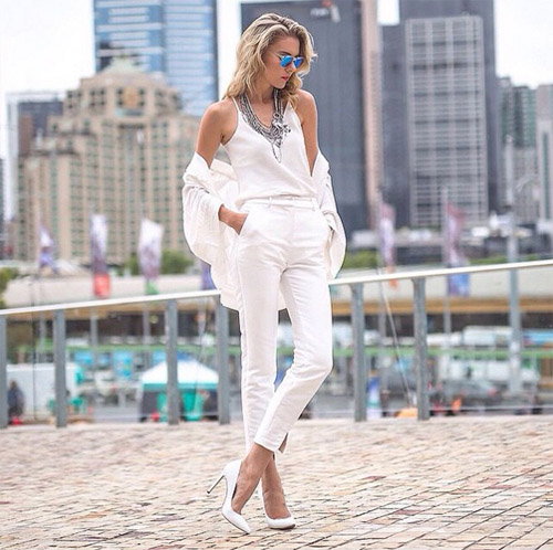 รองเท้าสีขาว รองเท้าสีขาว