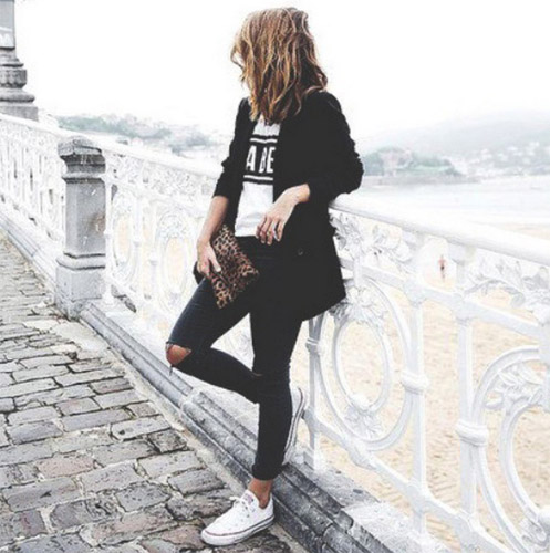 รองเท้าสีขาว รองเท้าสีขาว