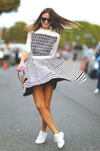 รองเท้าสีขาว รองเท้าสีขาว