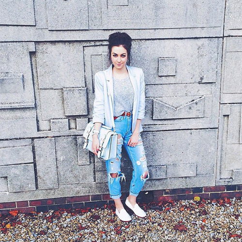 รองเท้าสีขาว รองเท้าสีขาว