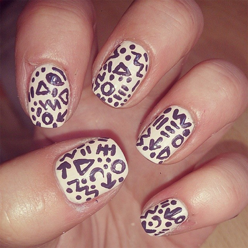 ทาเล็บ ทาเล็บ