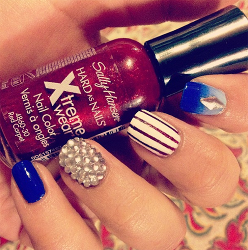 ทาเล็บ ทาเล็บ