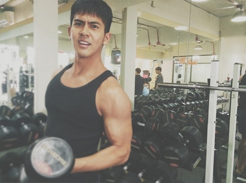 เต้ย พงศกร เต้ย พงศกร