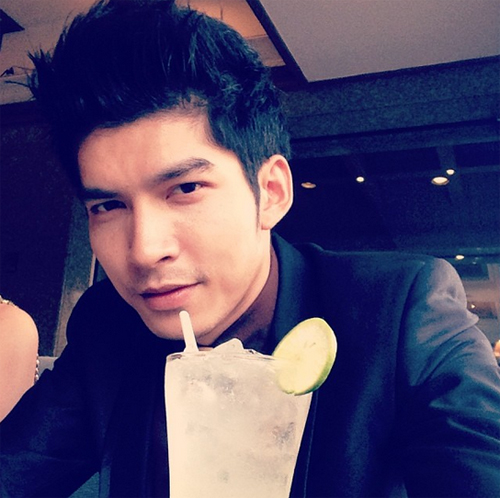 วุตม์ สุรินทร วุตม์ สุรินทร