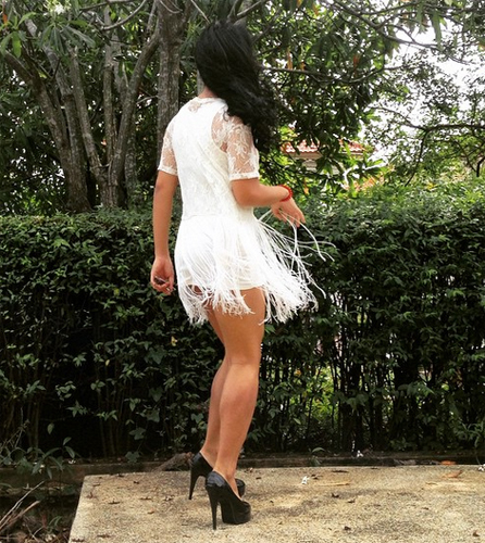 ชุดเดรสสีขาว ชุดเดรสสีขาว