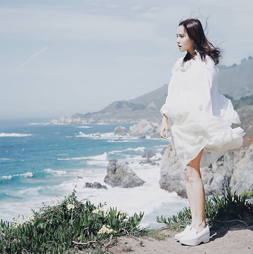 ชุดเดรสสีขาว ชุดเดรสสีขาว