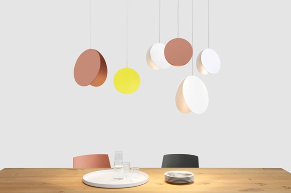 โคมไฟทรงกลมเก๋ ๆ ส่องแสงนวลเหมือนดวงจันทร์ โคมไฟทรงกลมเก๋ ๆ ส่องแสงนวลเหมือนดวงจันทร์