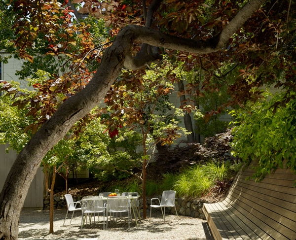 บ้าน 3 ชั้นสุดร่มรื่น สำหรับครอบครัวขยายสไตล์คนเมือง บ้าน 3 ชั้นสุดร่มรื่น สำหรับครอบครัวขยายสไตล์คนเมือง