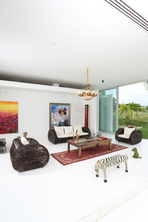 แบบบ้านบนเนินเขา พร้อมสระว่ายน้ำกลางแจ้งและแกลลอรีส่วนตัว แบบบ้านบนเนินเขา พร้อมสระว่ายน้ำกลางแจ้งและแกลลอรีส่วนตัว