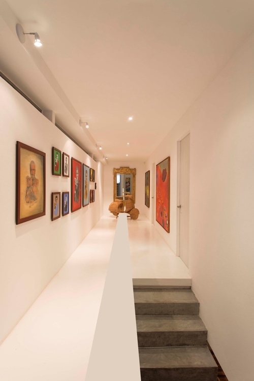 แบบบ้านบนเนินเขา พร้อมสระว่ายน้ำกลางแจ้งและแกลลอรีส่วนตัว แบบบ้านบนเนินเขา พร้อมสระว่ายน้ำกลางแจ้งและแกลลอรีส่วนตัว