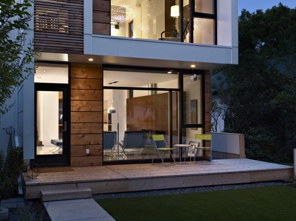 แบบบ้านเดี่ยว 2 ชั้นหน้าแคบ มีมุมนั่งเล่นนอกบ้าน แบบบ้านเดี่ยว 2 ชั้นหน้าแคบ มีมุมนั่งเล่นนอกบ้าน