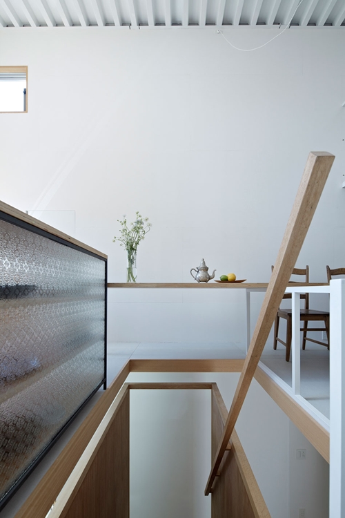 ตึกเล็กกลางชุมชน ตกแต่งภายในเล่นระดับ แจ่มสุด ๆ ตึกเล็กกลางชุมชน ตกแต่งภายในเล่นระดับ แจ่มสุด ๆ