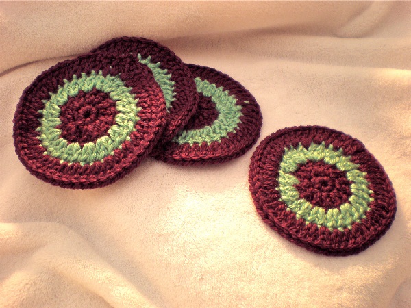 20 ที่รองแก้วแสนน่ารัก DIY จากไหมพรม..รับลมหนาว