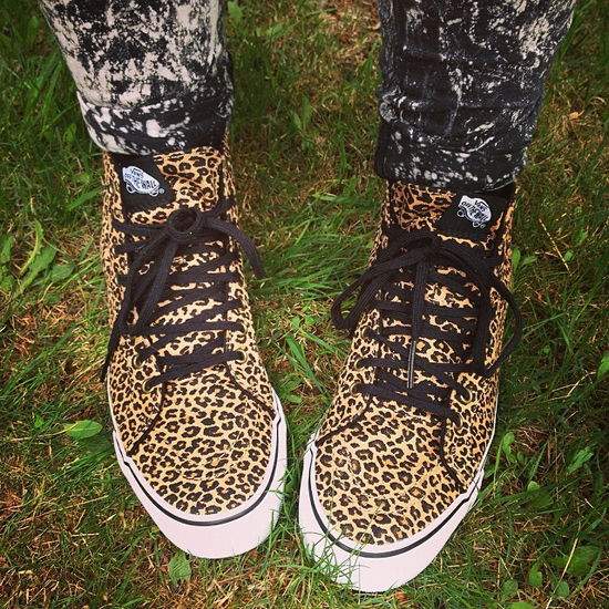 รองเท้าผ้าใบผู้หญิงลายเสือดาว รองเท้าผ้าใบผู้หญิงลายเสือดาว