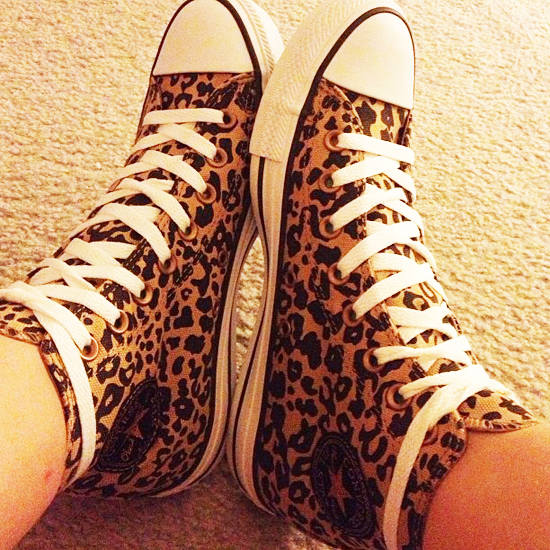 รองเท้าผ้าใบผู้หญิงลายเสือดาว รองเท้าผ้าใบผู้หญิงลายเสือดาว