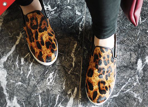 รองเท้าผ้าใบผู้หญิงลายเสือดาว รองเท้าผ้าใบผู้หญิงลายเสือดาว