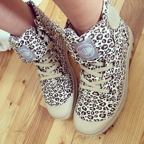 รองเท้าผ้าใบผู้หญิงลายเสือดาว รองเท้าผ้าใบผู้หญิงลายเสือดาว