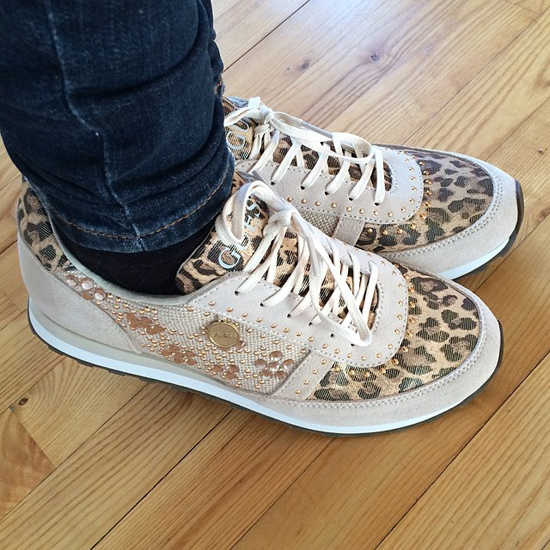 รองเท้าผ้าใบผู้หญิงลายเสือดาว รองเท้าผ้าใบผู้หญิงลายเสือดาว